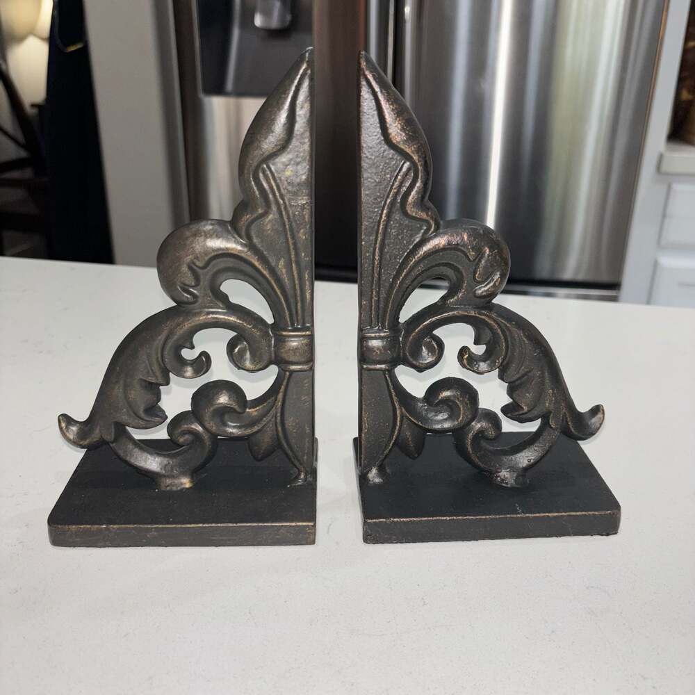 Rustic Cast Iron Ornate Fleur De Lis Bookends Set in Antique Bronze Finish
